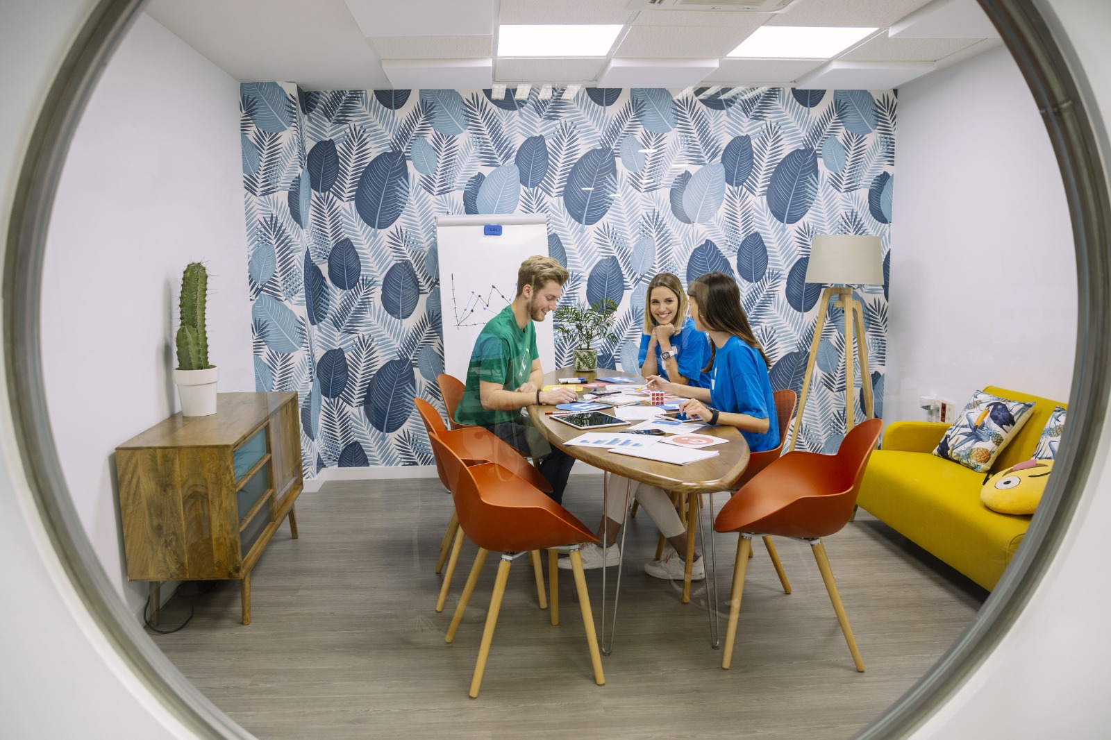 art-decor-wall-in-office