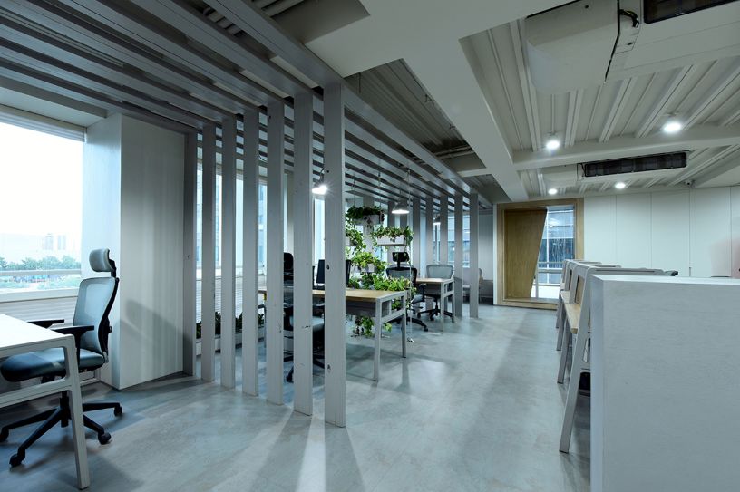 collaborative spaces & breakout zones